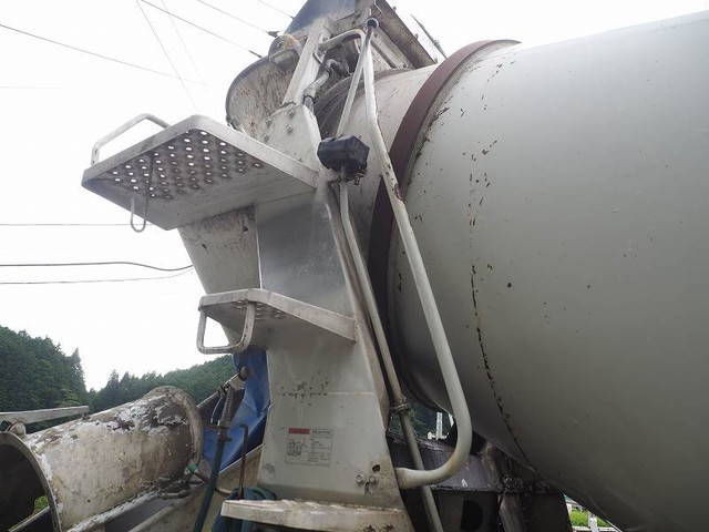 三菱ふそうファイターミキサー車（コンクリートミキサー）中型（4t）[写真16]