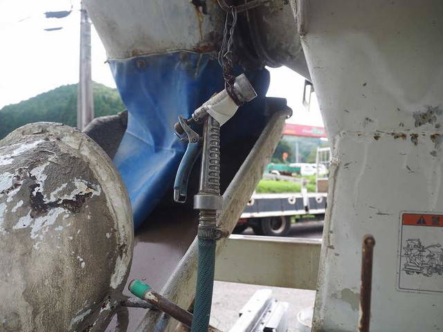 三菱ふそうファイターミキサー車（コンクリートミキサー）中型（4t）[写真17]