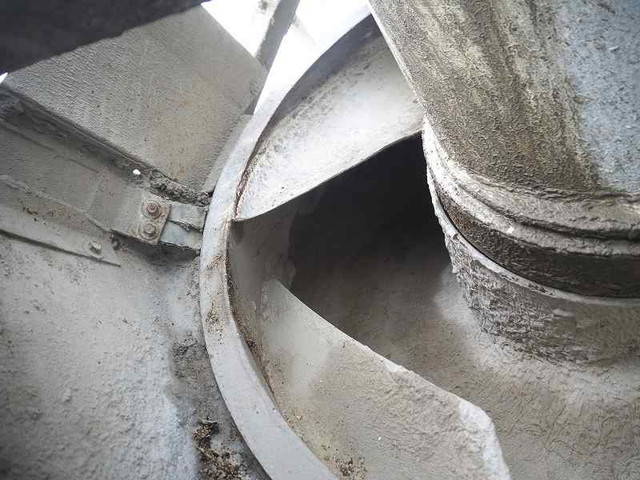 三菱ふそうファイターミキサー車（コンクリートミキサー）中型（4t）[写真21]