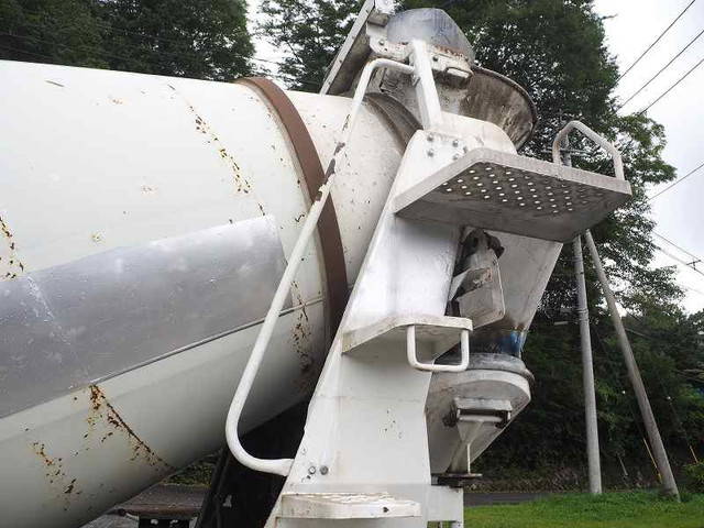 三菱ふそうファイターミキサー車（コンクリートミキサー）中型（4t）[写真25]