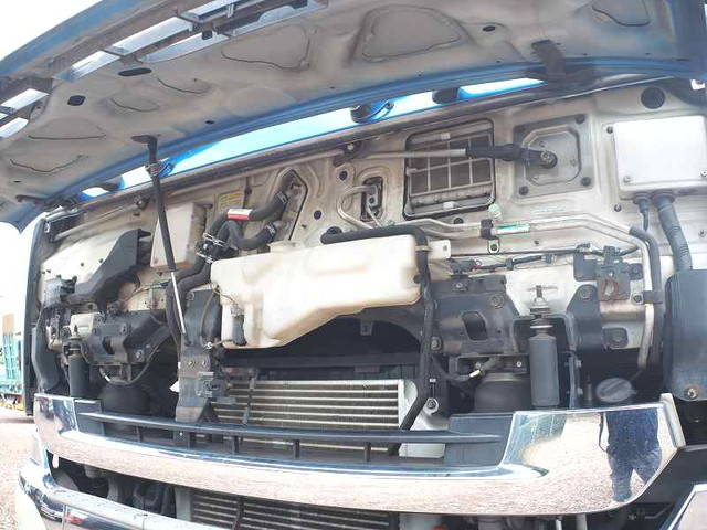 UDトラックスクオンアルミブロック大型（10t）[写真15]