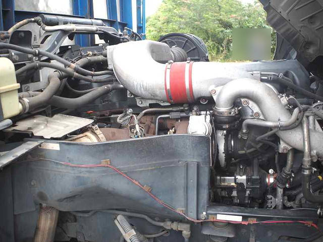 UDトラックスクオンアルミブロック大型（10t）[写真16]