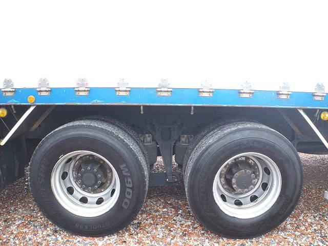 UDトラックスクオンアルミブロック大型（10t）[写真21]