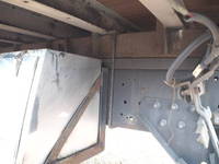 UDトラックスクオンアルミブロック大型（10t）[写真24]