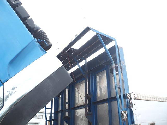 UDトラックスクオンアルミブロック大型（10t）[写真29]