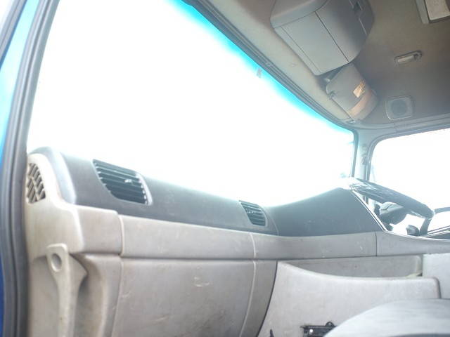 UDトラックスクオンアルミブロック大型（10t）[写真32]