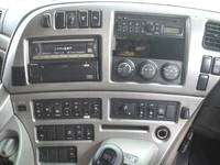 UDトラックスクオンアルミブロック大型（10t）[写真36]