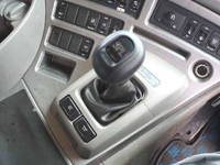 UDトラックスクオンアルミブロック大型（10t）[写真37]