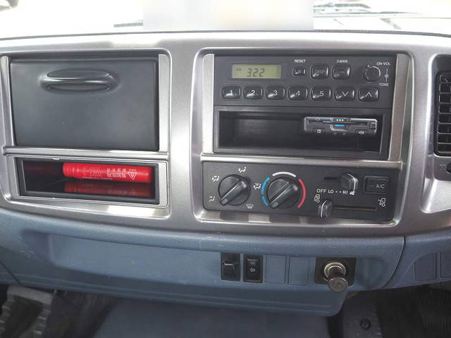 日野レンジャー高所作業車中型（4t）[写真39]