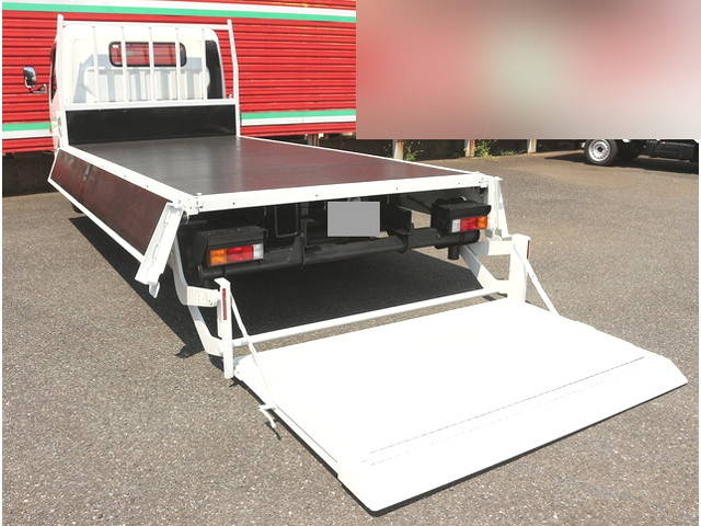 三菱ふそうキャンター平ボディ小型（2t・3t）[写真11]