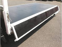 三菱ふそうキャンター平ボディ小型（2t・3t）[写真13]