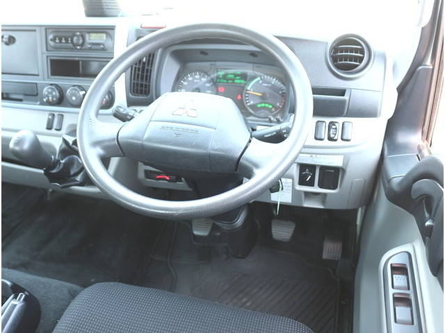 三菱ふそうキャンター平ボディ小型（2t・3t）[写真28]