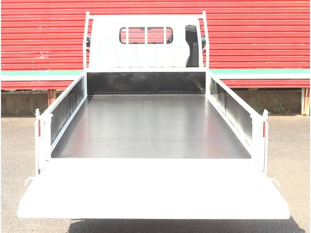 三菱ふそうキャンター平ボディ小型（2t・3t）[写真06]