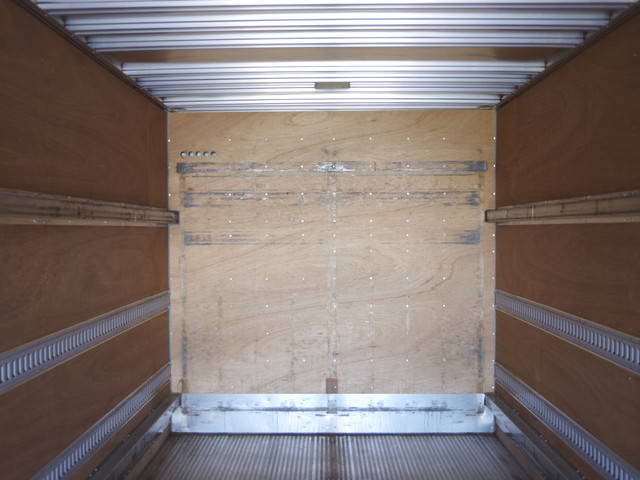 いすゞギガアルミバン大型（10t）[写真10]