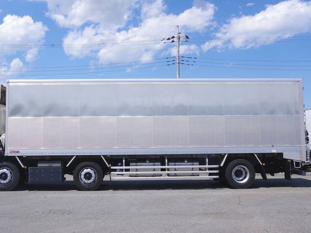 いすゞギガアルミバン大型（10t）[写真19]