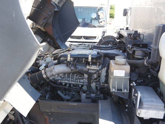 いすゞギガアルミバン大型（10t）[写真22]