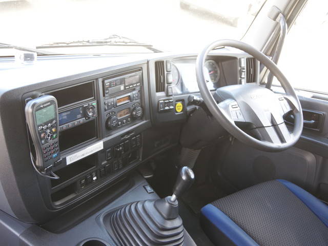 いすゞギガアルミバン大型（10t）[写真25]