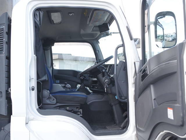 いすゞギガアルミバン大型（10t）[写真27]