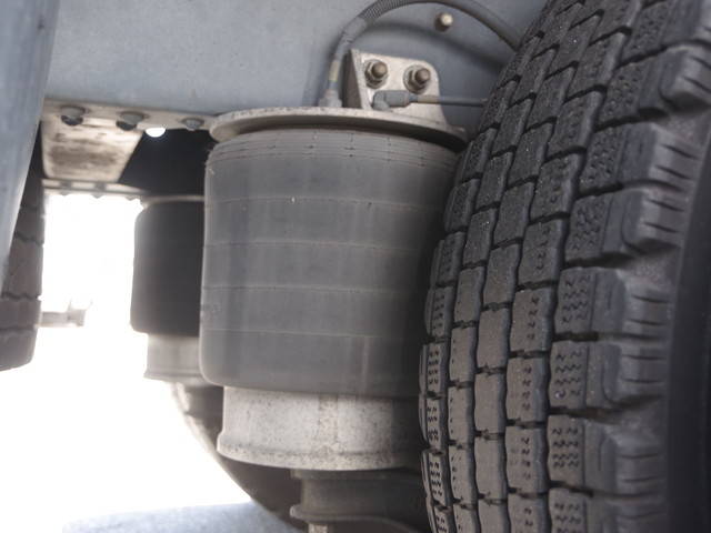 いすゞギガアルミバン大型（10t）[写真09]