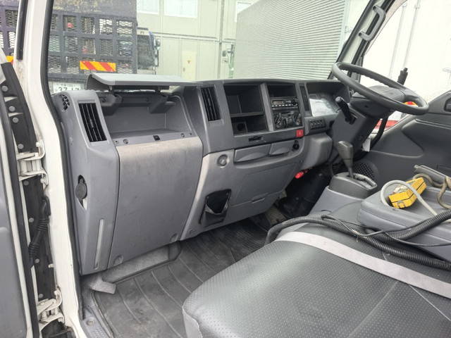 いすゞエルフコンテナ専用車小型（2t・3t）[写真22]