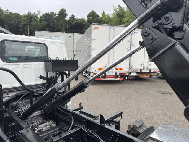 いすゞエルフコンテナ専用車小型（2t・3t）[写真23]