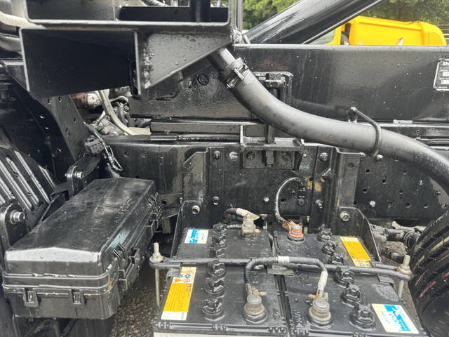 いすゞエルフコンテナ専用車小型（2t・3t）[写真27]