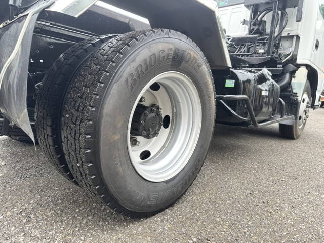 いすゞエルフコンテナ専用車小型（2t・3t）[写真33]