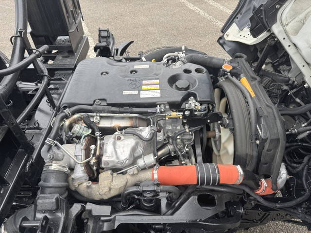 いすゞエルフコンテナ専用車小型（2t・3t）[写真38]