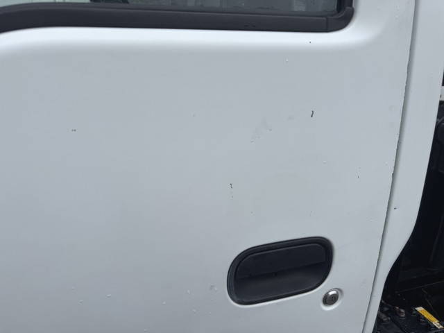 いすゞエルフコンテナ専用車小型（2t・3t）[写真40]