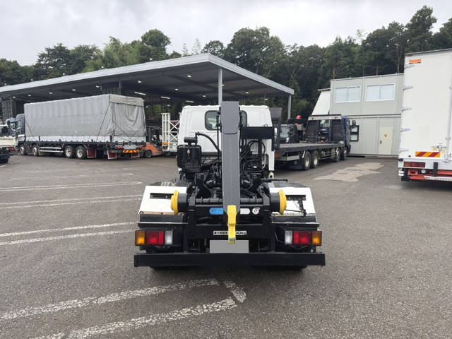 いすゞエルフコンテナ専用車小型（2t・3t）[写真05]