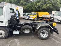 いすゞエルフコンテナ専用車小型（2t・3t）[写真09]