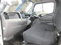 三菱ふそうキャンター平ボディ小型（2t・3t）[写真17]