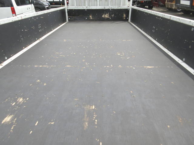 三菱ふそうキャンター平ボディ小型（2t・3t）[写真22]