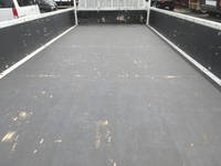 三菱ふそうキャンター平ボディ小型（2t・3t）[写真23]