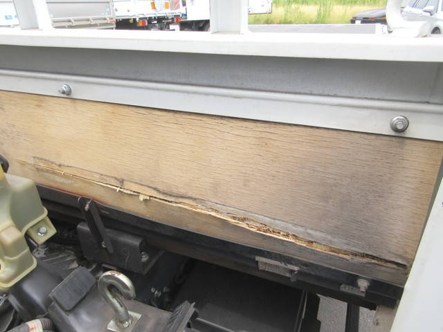 三菱ふそうキャンター平ボディ小型（2t・3t）[写真26]