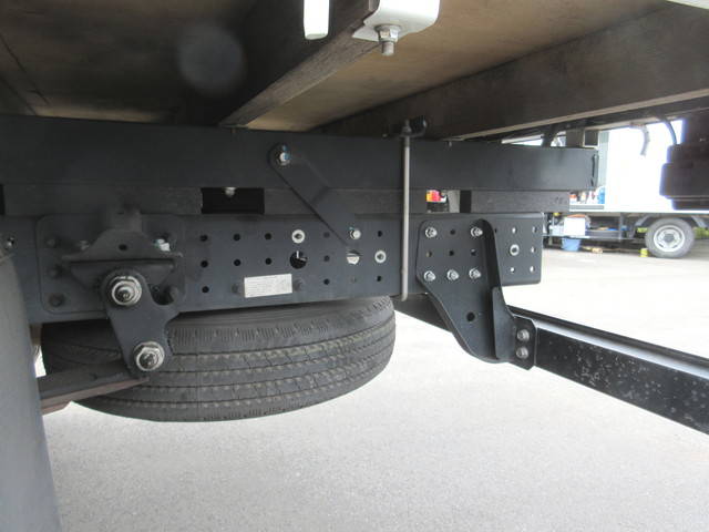 三菱ふそうキャンター平ボディ小型（2t・3t）[写真08]