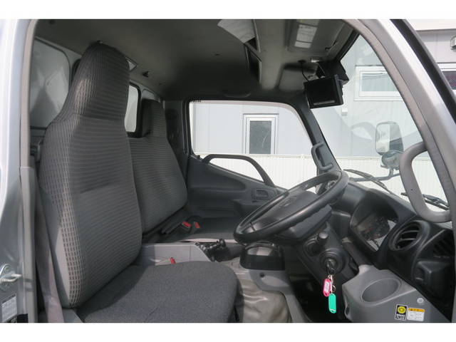 日野デュトロアルミバン小型（2t・3t）[写真28]