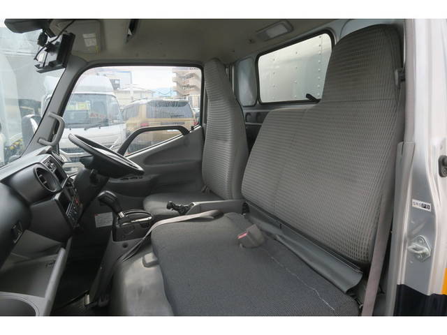 日野デュトロアルミバン小型（2t・3t）[写真31]