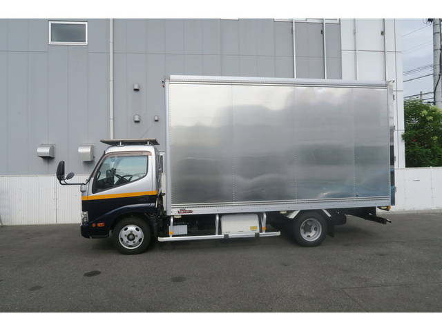 日野デュトロアルミバン小型（2t・3t）[写真06]