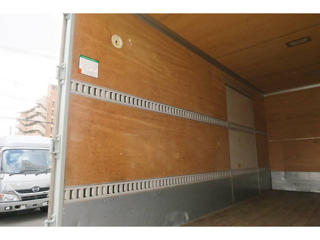 いすゞフォワードアルミバン中型（4t）[写真11]