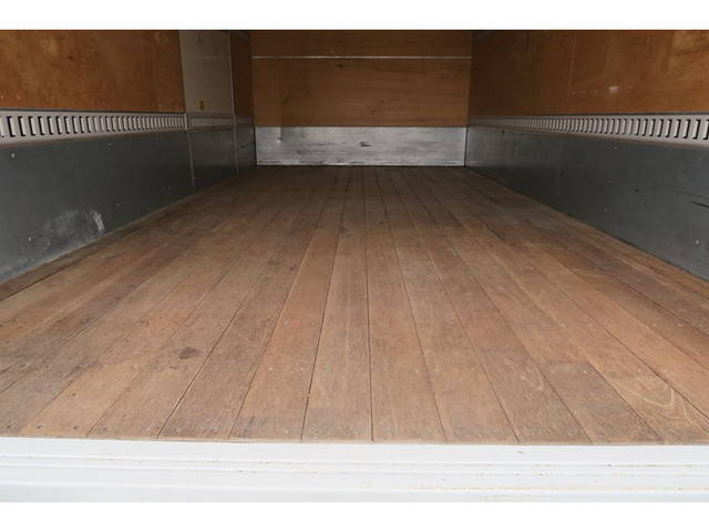 いすゞフォワードアルミバン中型（4t）[写真12]