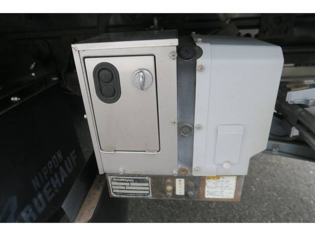 いすゞフォワードアルミバン中型（4t）[写真19]