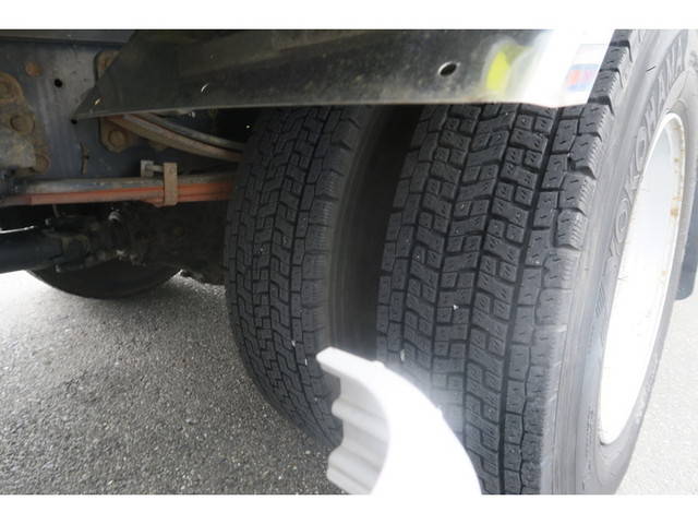 いすゞフォワードアルミバン中型（4t）[写真20]