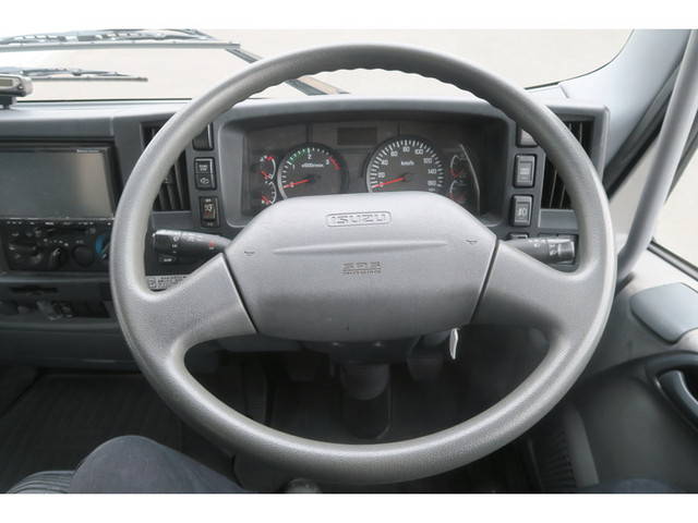 いすゞフォワードアルミバン中型（4t）[写真32]