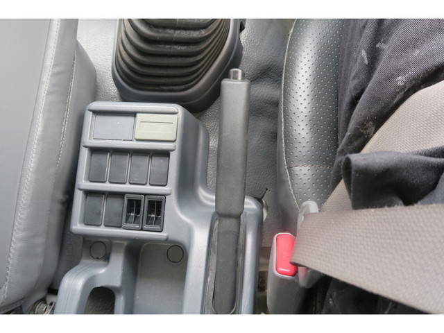 いすゞフォワードアルミバン中型（4t）[写真39]