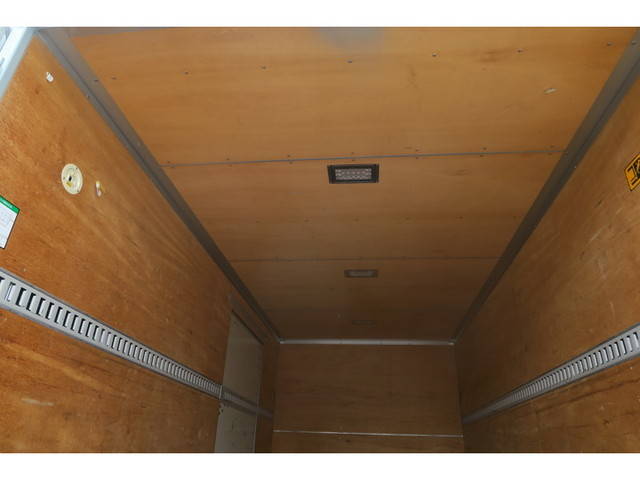 いすゞフォワードアルミバン中型（4t）[写真09]