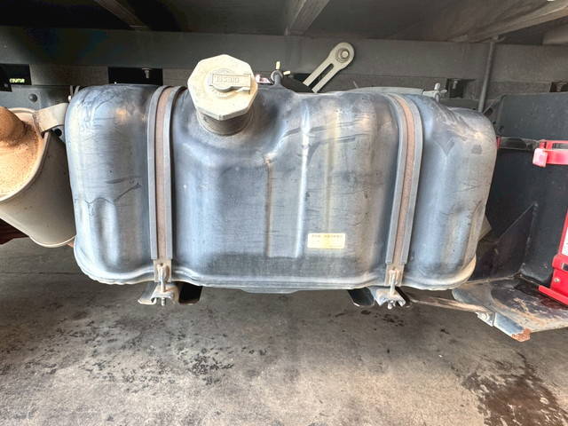 いすゞエルフ平ボディ小型（2t・3t）[写真17]