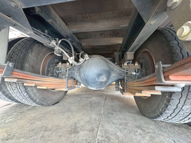 いすゞエルフ平ボディ小型（2t・3t）[写真21]