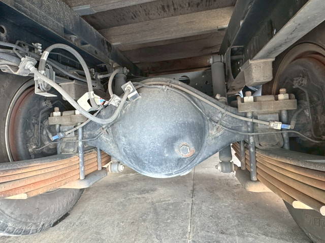 いすゞエルフ平ボディ小型（2t・3t）[写真22]