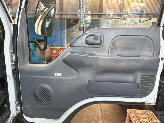 いすゞエルフ平ボディ小型（2t・3t）[写真29]